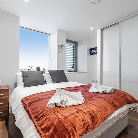 New Apartment 20 Mins From Waterloo London Bp36 Exterior photo