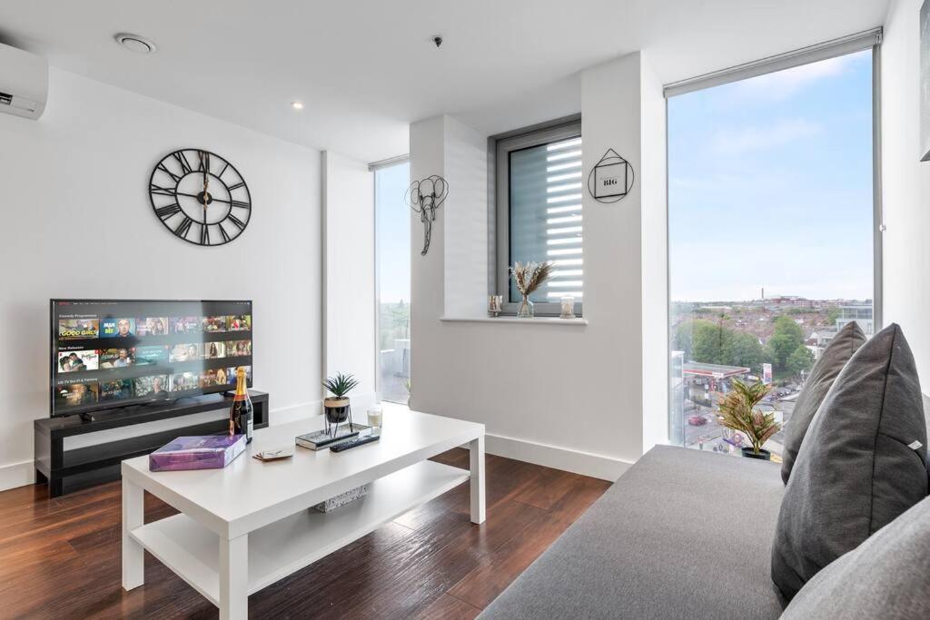 New Apartment 20 Mins From Waterloo London Bp36 Exterior photo